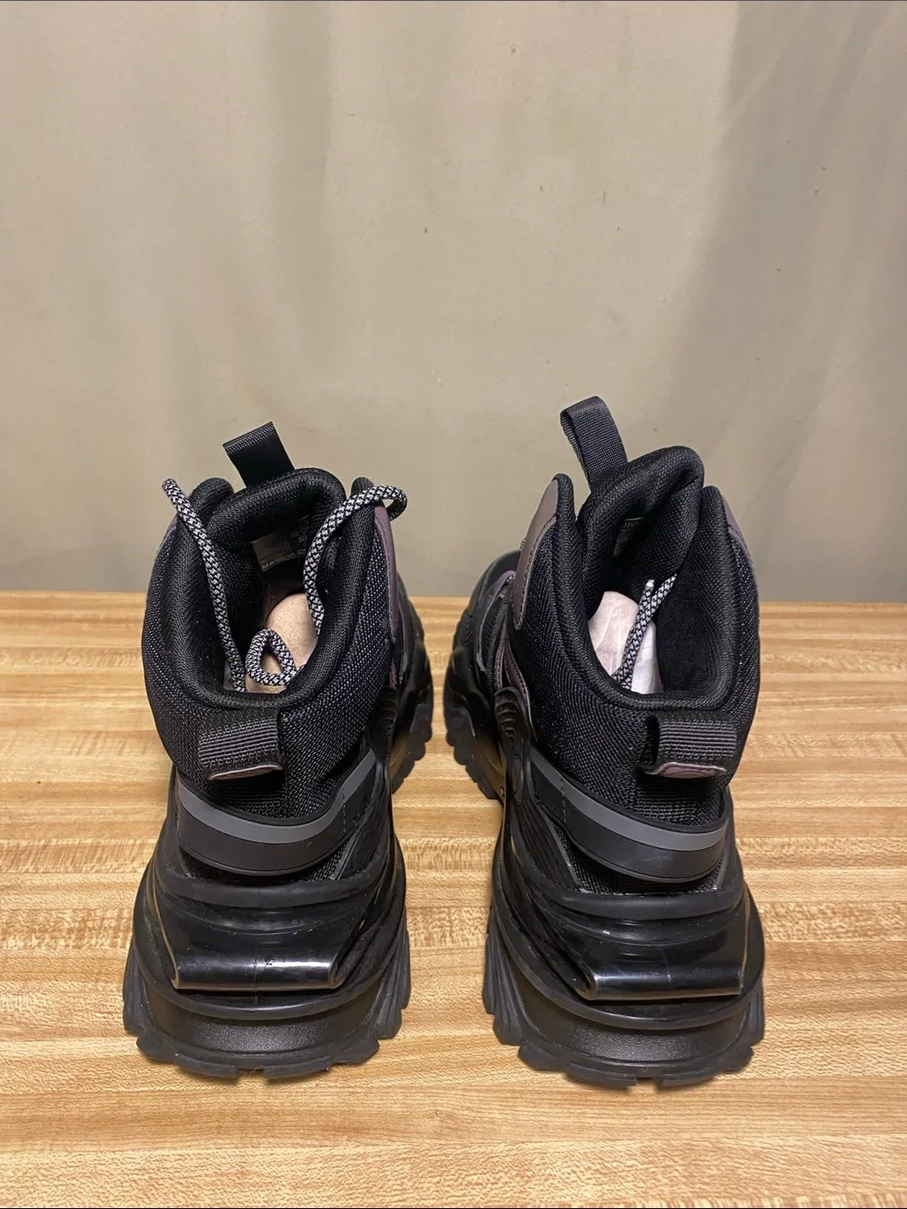 Javi Jiggy Sneaker Boots Black Reflective size 7Y